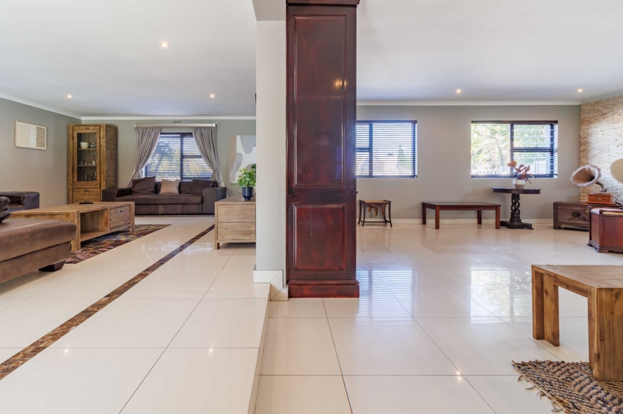 4 Bedroom Property for Sale in Flamingo Vlei Western Cape
